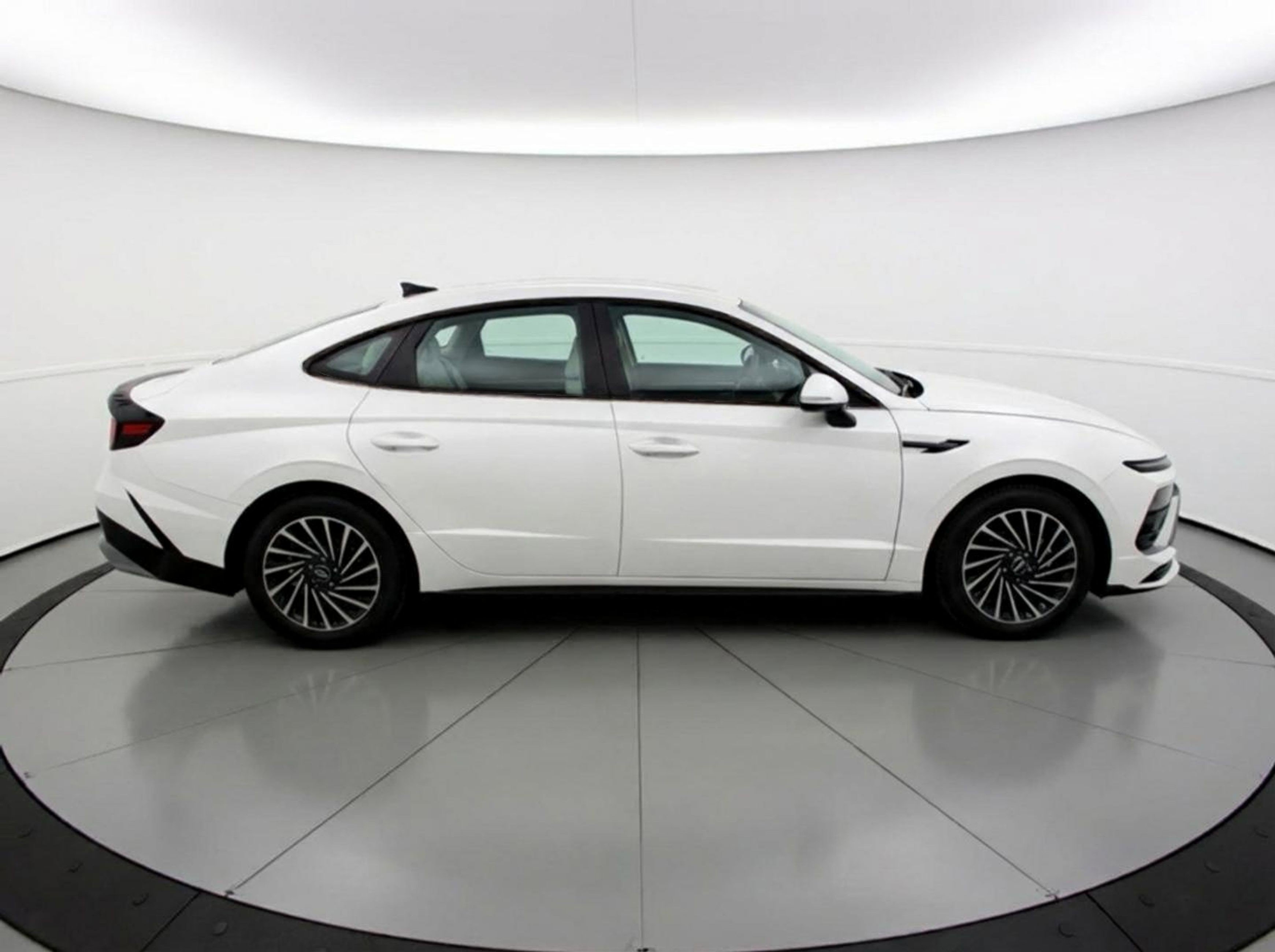 Used 2025 Hyundai Sonata SEL image 11