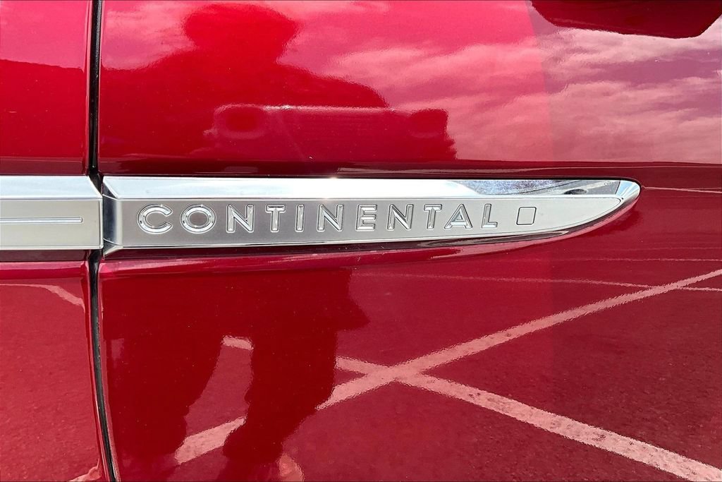 Used 2017 Lincoln Continental Reserve w/ Technology Package FWD image 32