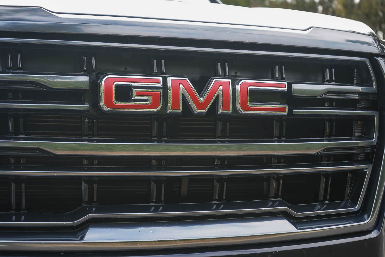 Used 2024 GMC Yukon SLT AWD/4WD image 11
