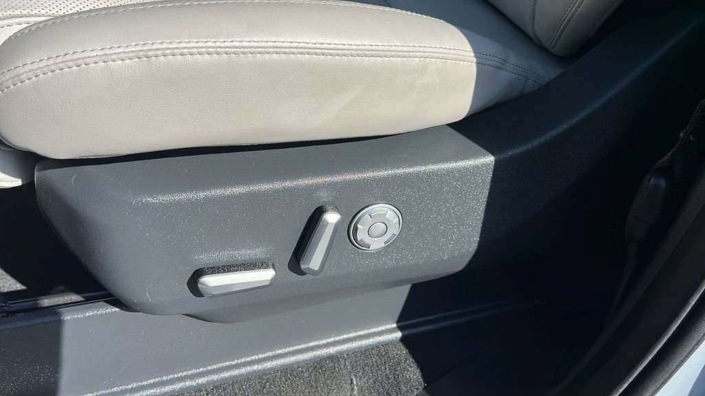 Certified 2025 Lincoln Navigator Reserve image 18