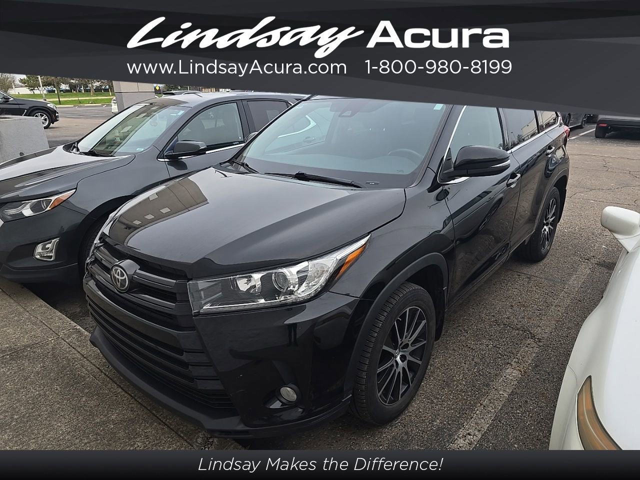 Used 2018 Toyota Highlander SE image 2