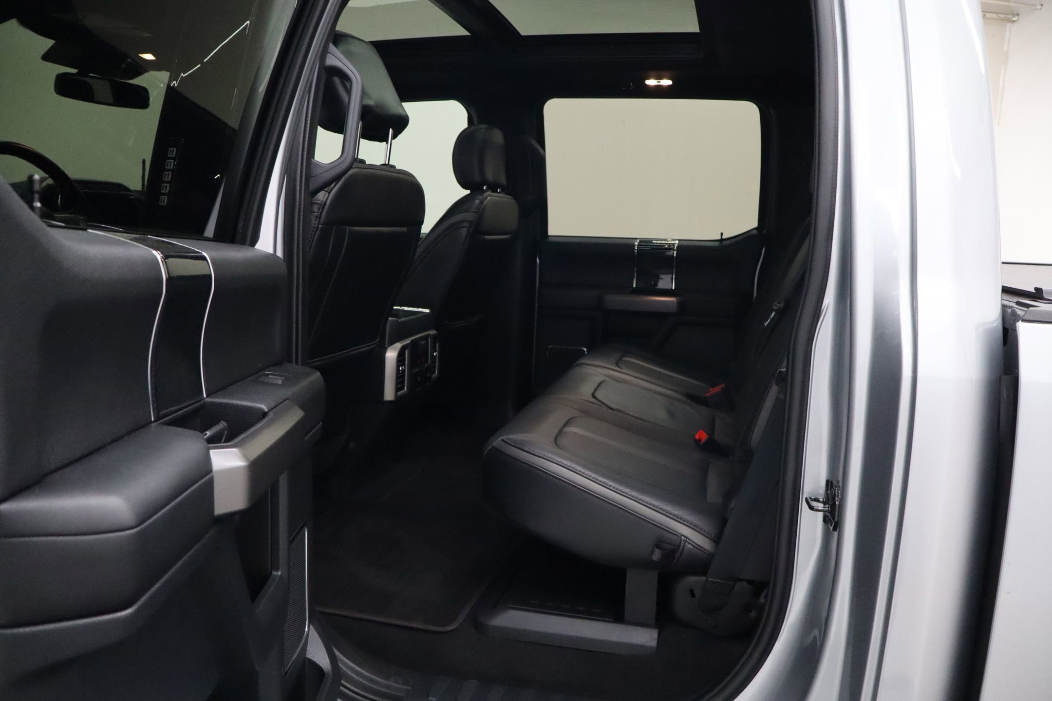 Certified 2022 Ford F250 Platinum w/ FX4 Off-Road Package image 26