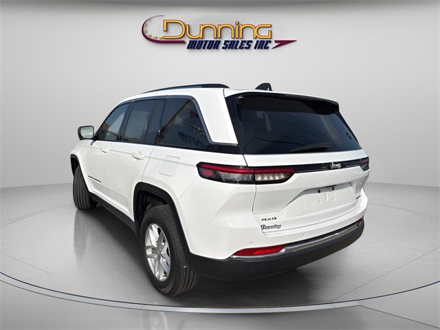 Used 2023 Jeep Grand Cherokee Laredo w/ Luxury Tech Group I image 2