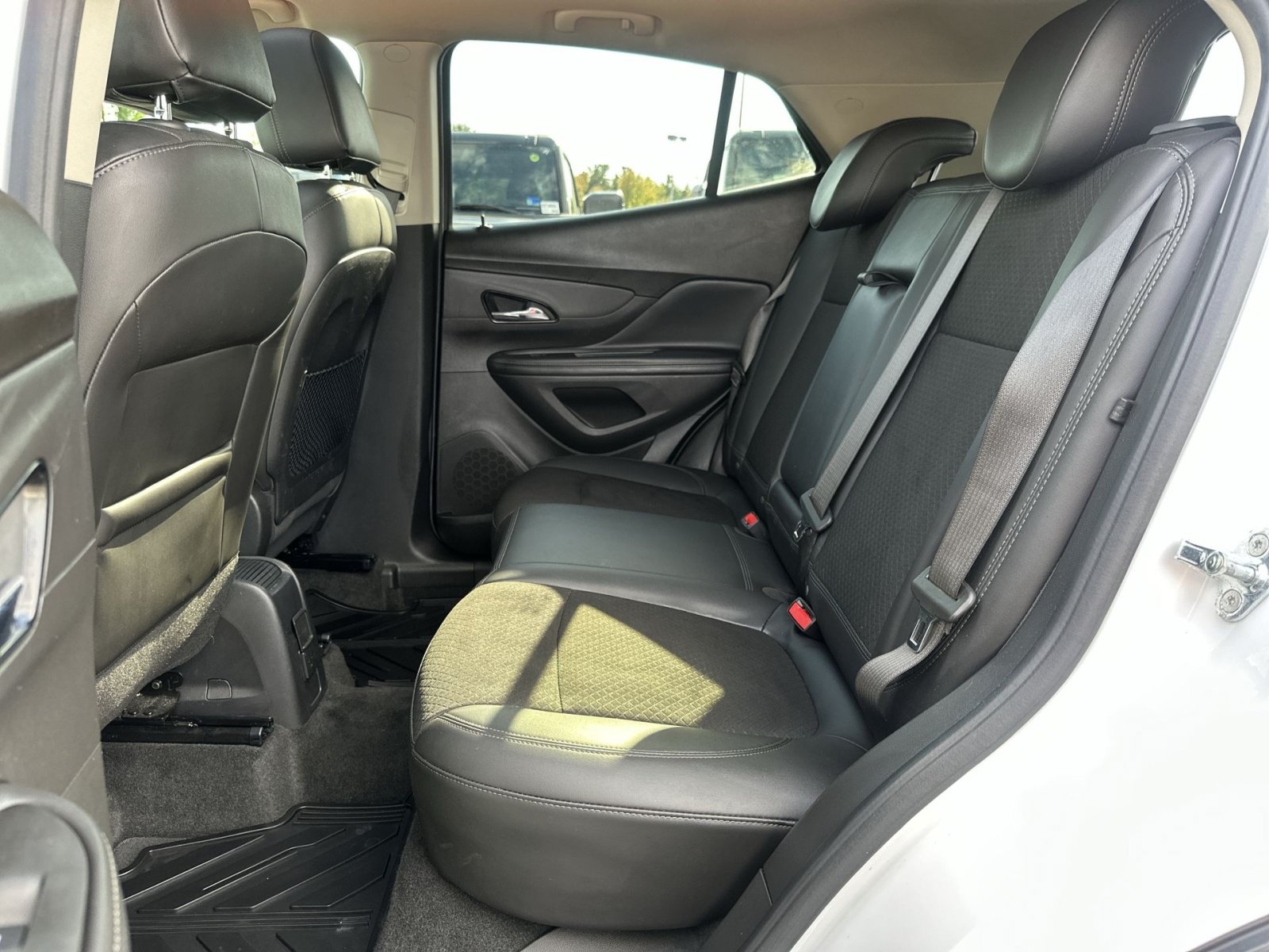 Used 2021 Buick Encore Preferred w/ Safety Package FWD image 25