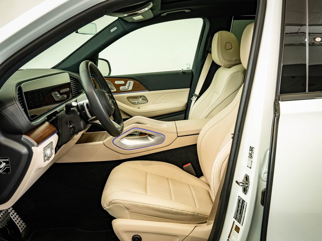 Used 2025 Mercedes-Benz GLS 450 4MATIC image 23