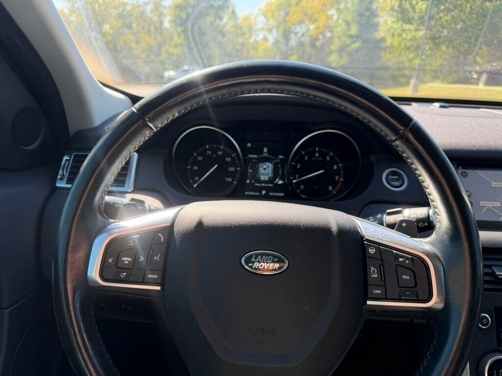 Used 2019 Land Rover Discovery Sport SE AWD/4WD image 18