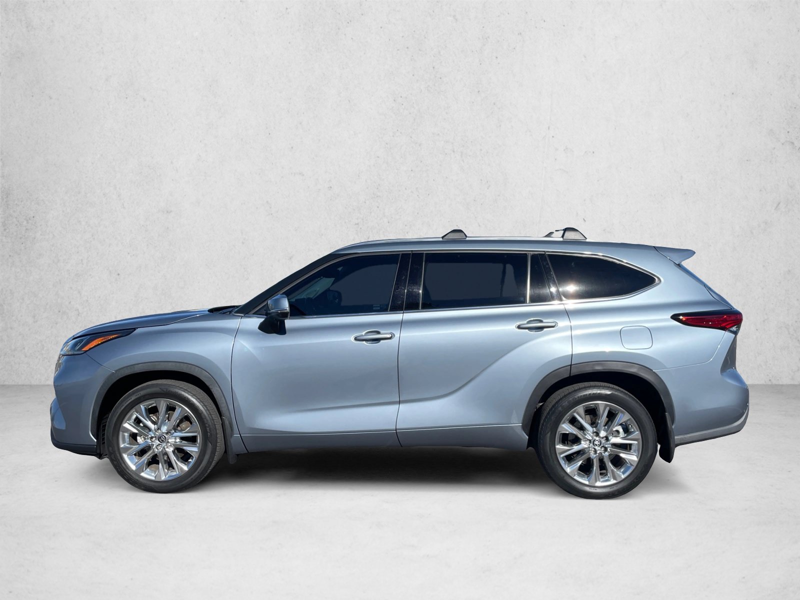 Used 2023 Toyota Highlander Limited AWD/4WD image 8