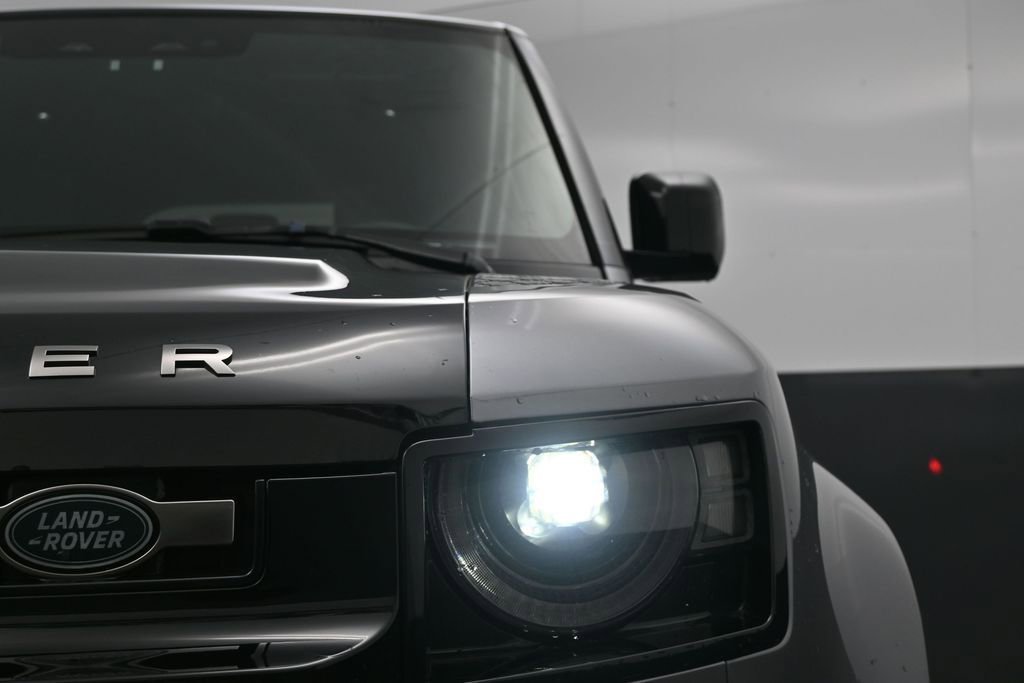 Used 2021 Land Rover Defender 110 X AWD/4WD image 11