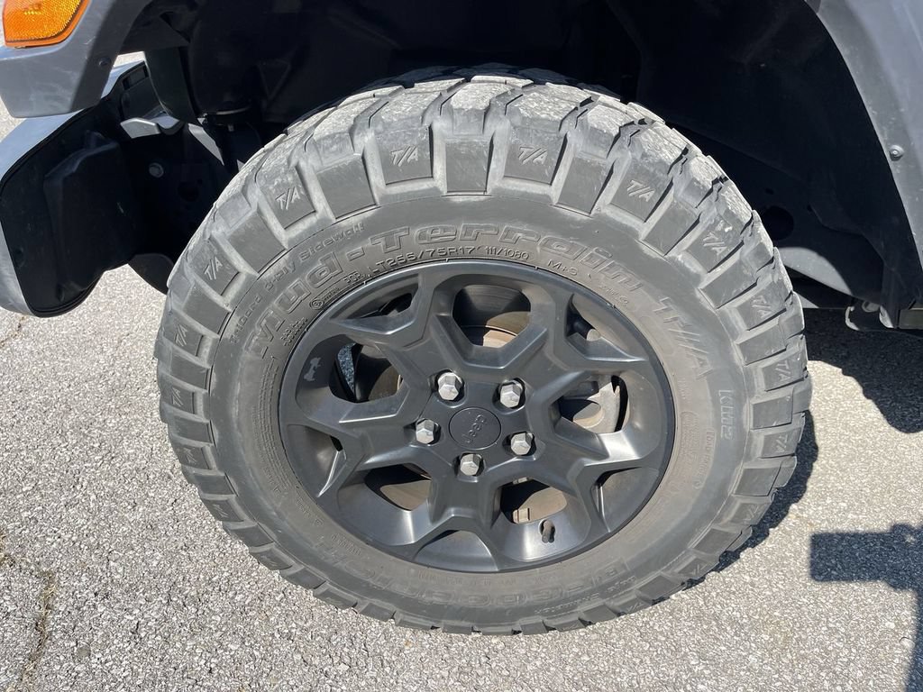 Used 2023 Jeep Gladiator Sport w/ Trailer Tow Package AWD/4WD image 2