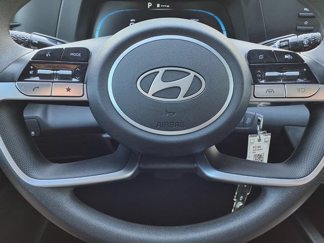 Used 2026 Hyundai Elantra SE FWD image 11