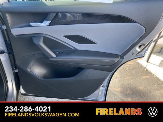 New 2025 Volkswagen Tiguan SE image 49