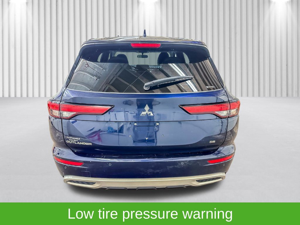 Used 2024 Mitsubishi Outlander AWD image 9