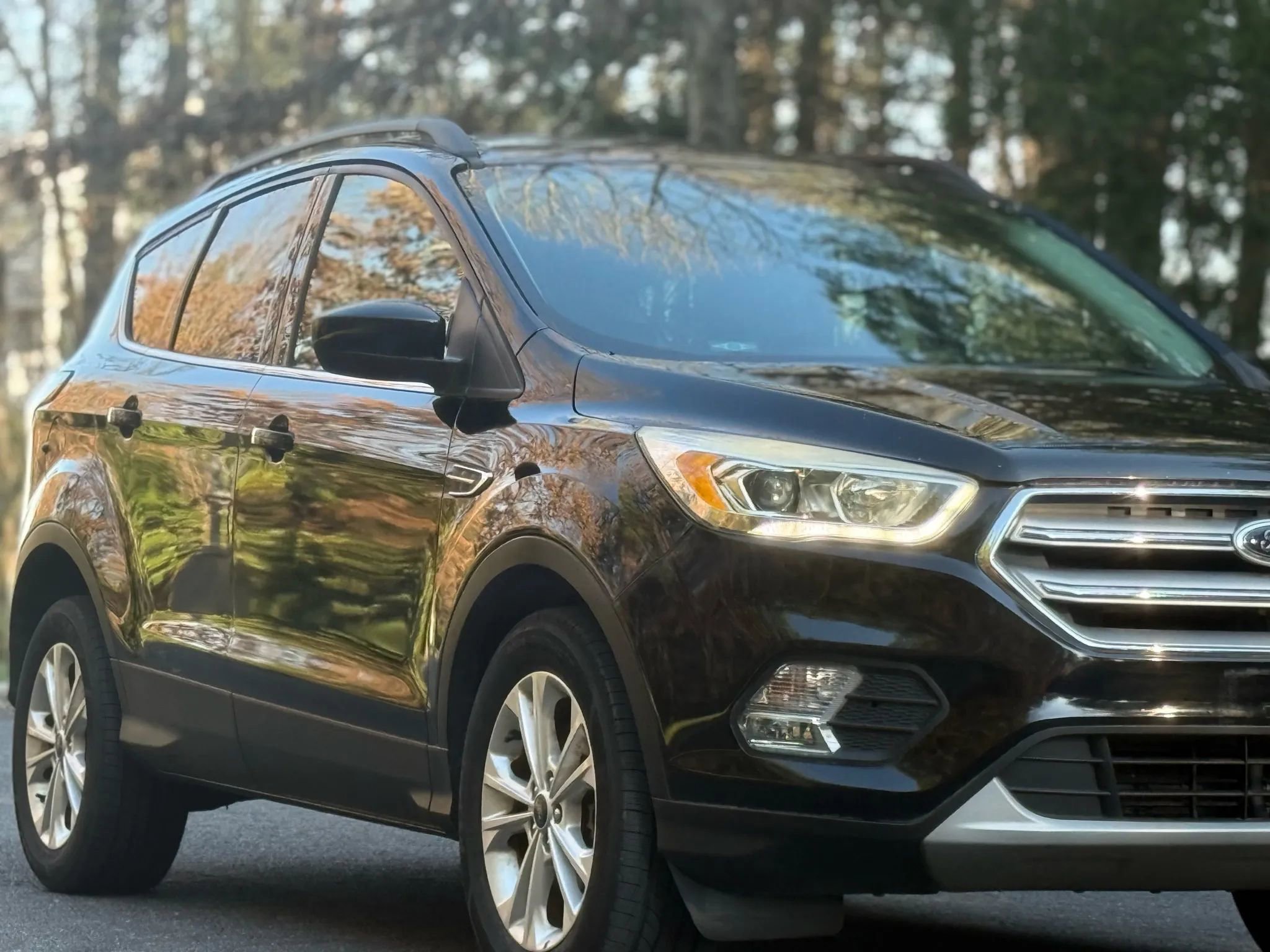 Used 2018 Ford Escape SEL image 3
