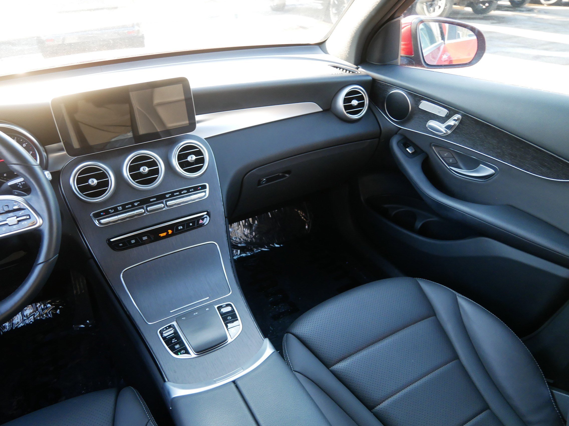 Used 2022 Mercedes-Benz GLC 300 4MATIC image 11