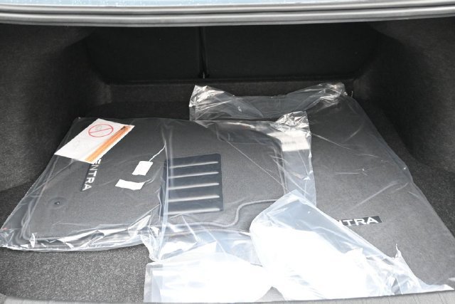 New 2026 Nissan Sentra SR w/ Floor Mat Package FWD image 29