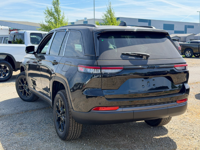 New 2026 Jeep Grand Cherokee Altitude AWD/4WD image 9
