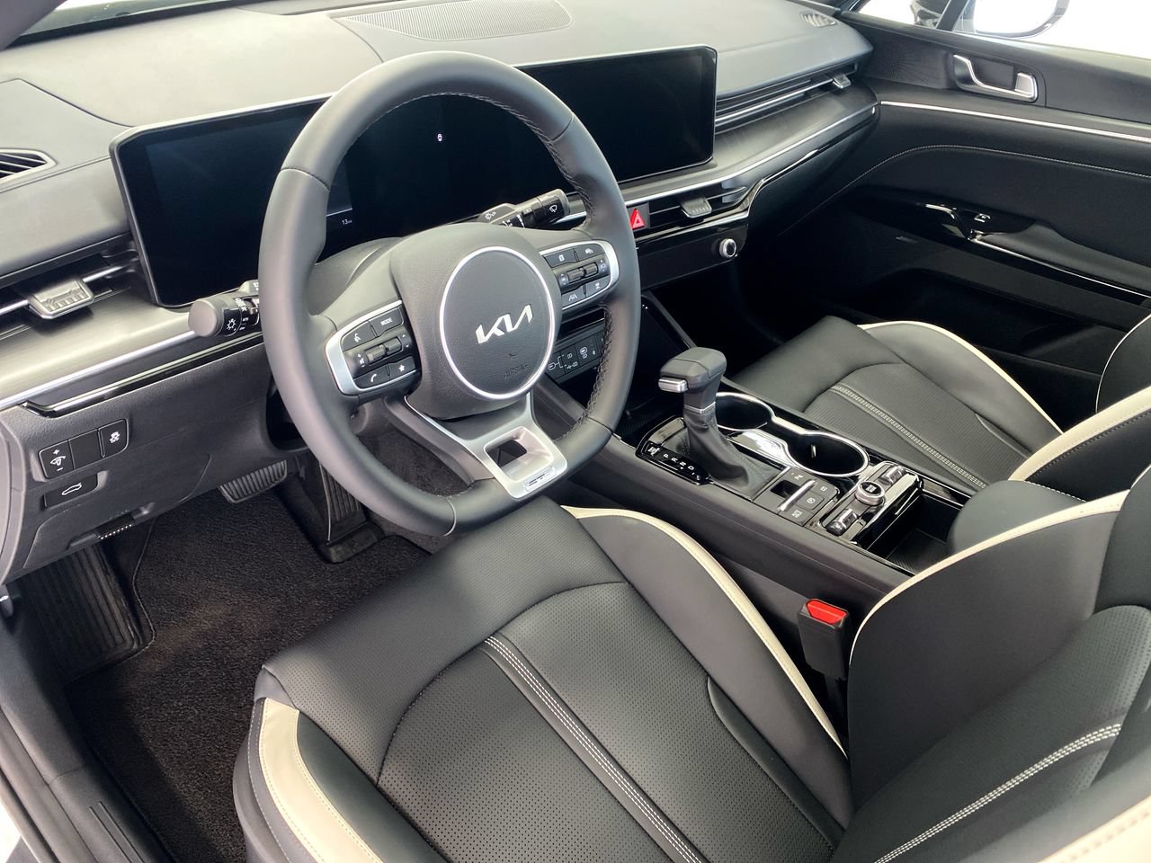 New 2026 Kia K5 GT-Line w/ GT-Line Premium Package FWD image 21