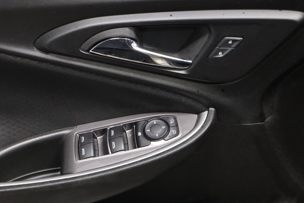 Used 2024 Chevrolet Malibu LT FWD image 24