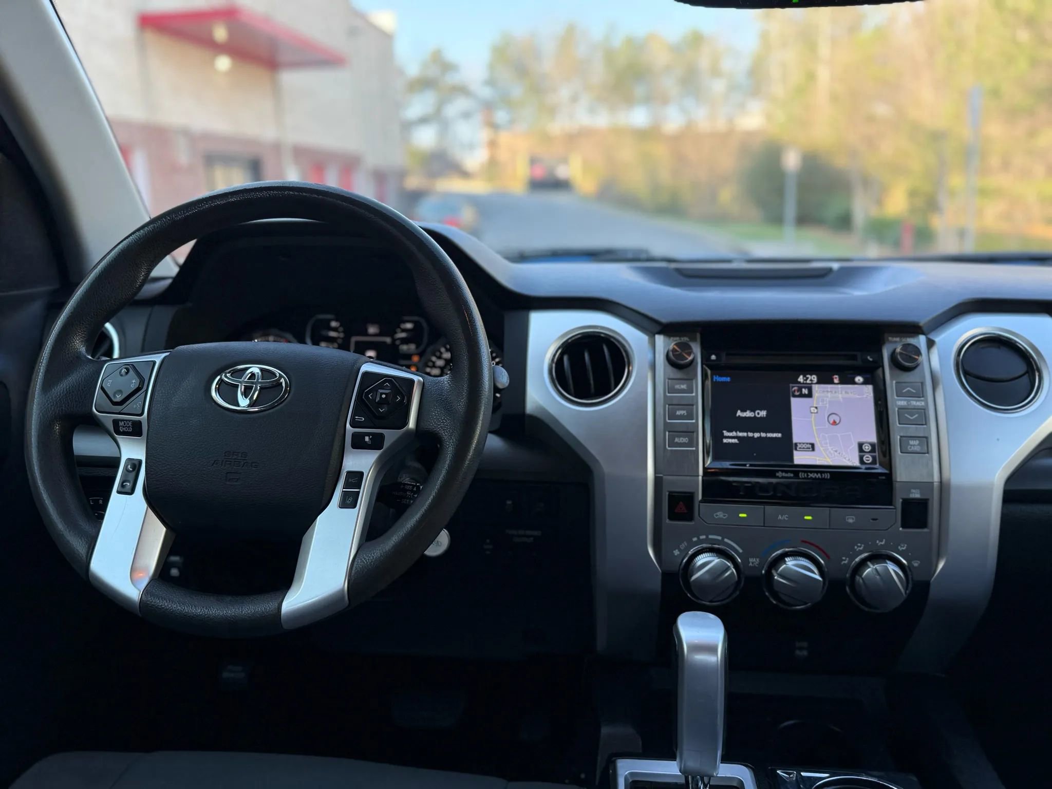 Used 2018 Toyota Tundra SR5 w/ SR5 Upgrade Package image 16