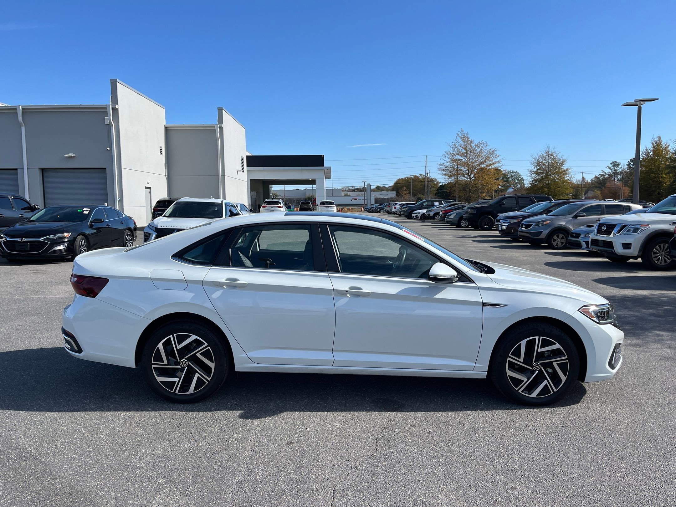 Used 2024 Volkswagen Jetta SEL image 18
