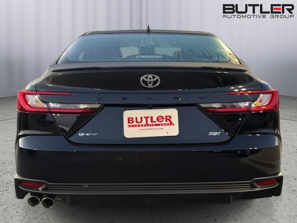 New 2026 Toyota Camry SE FWD image 5