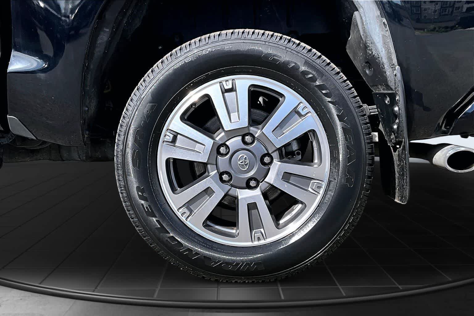 Used 2019 Toyota Tundra Platinum AWD/4WD image 35