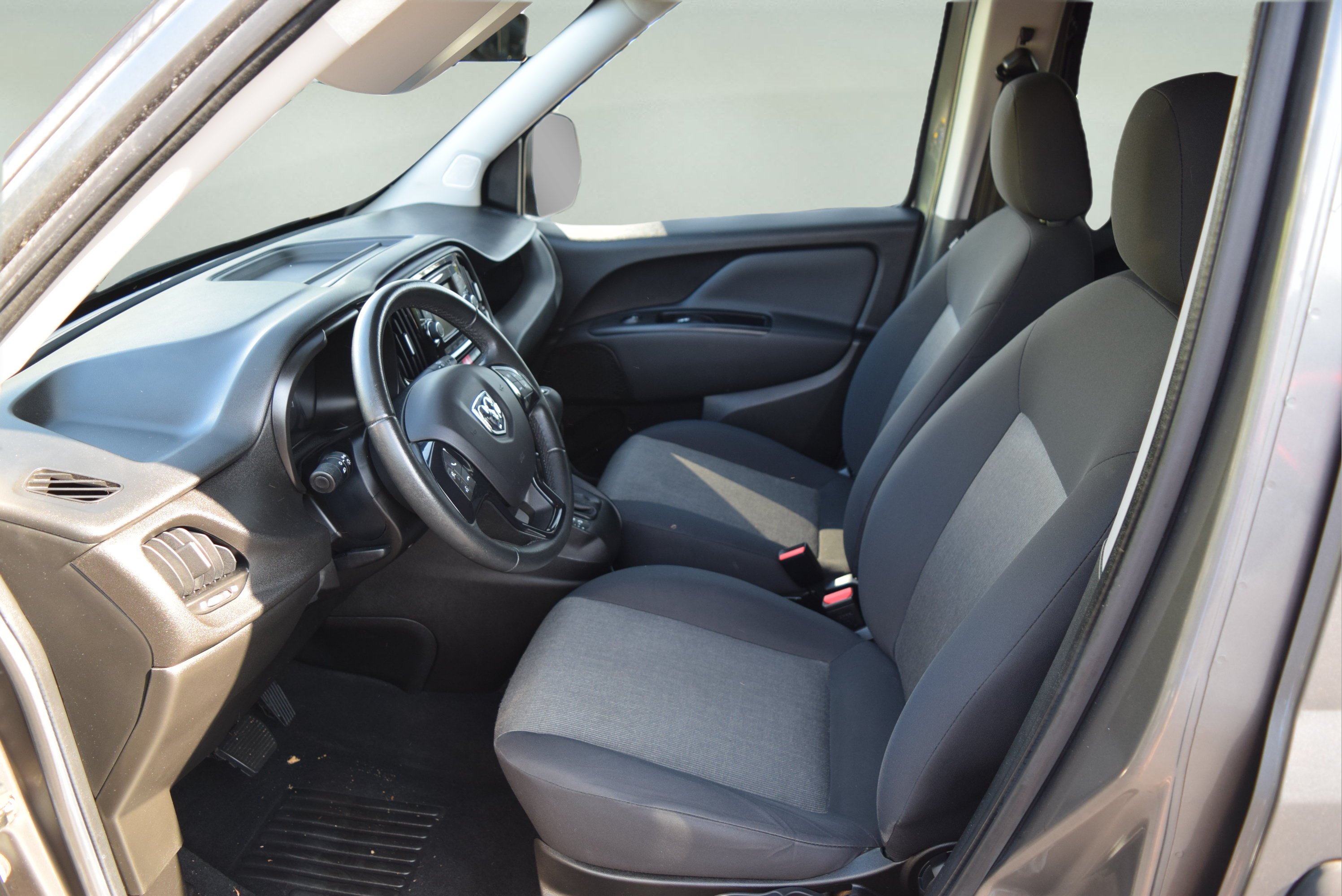 Used 2016 RAM ProMaster City Tradesman SLT w/ Rear Back-up Camera Group FWD image 10