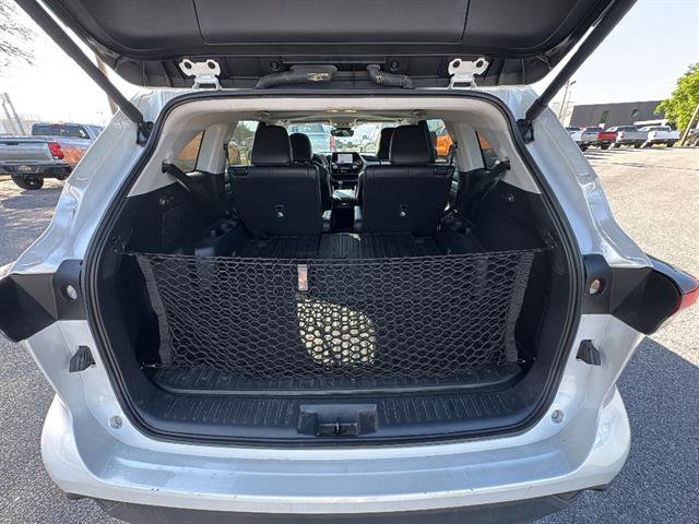 Used 2024 Toyota Highlander XLE image 12