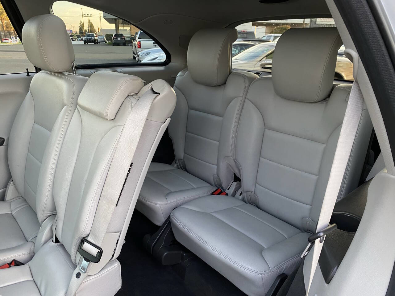 Used 2011 Mercedes-Benz R 350 4MATIC image 11