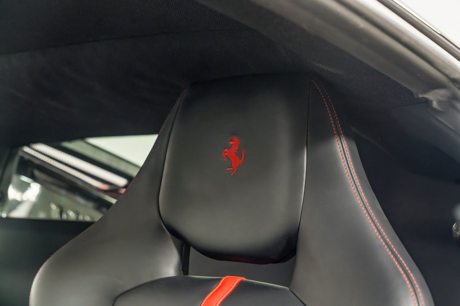 Used 2018 Ferrari 488 GTB RWD image 24