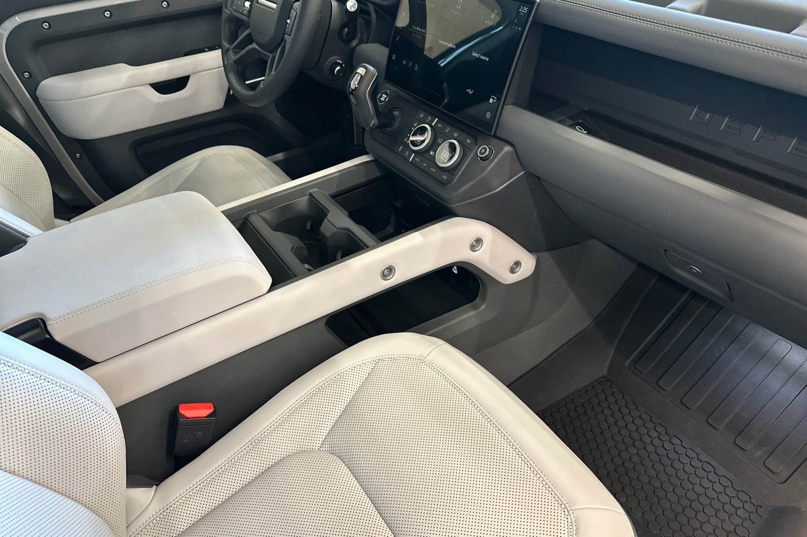 Certified 2026 Land Rover Defender 110 S AWD/4WD image 35
