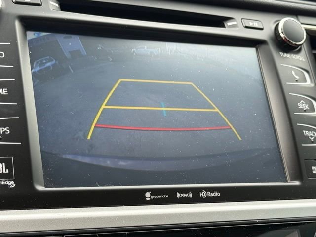 Used 2019 Toyota Highlander Limited FWD image 28