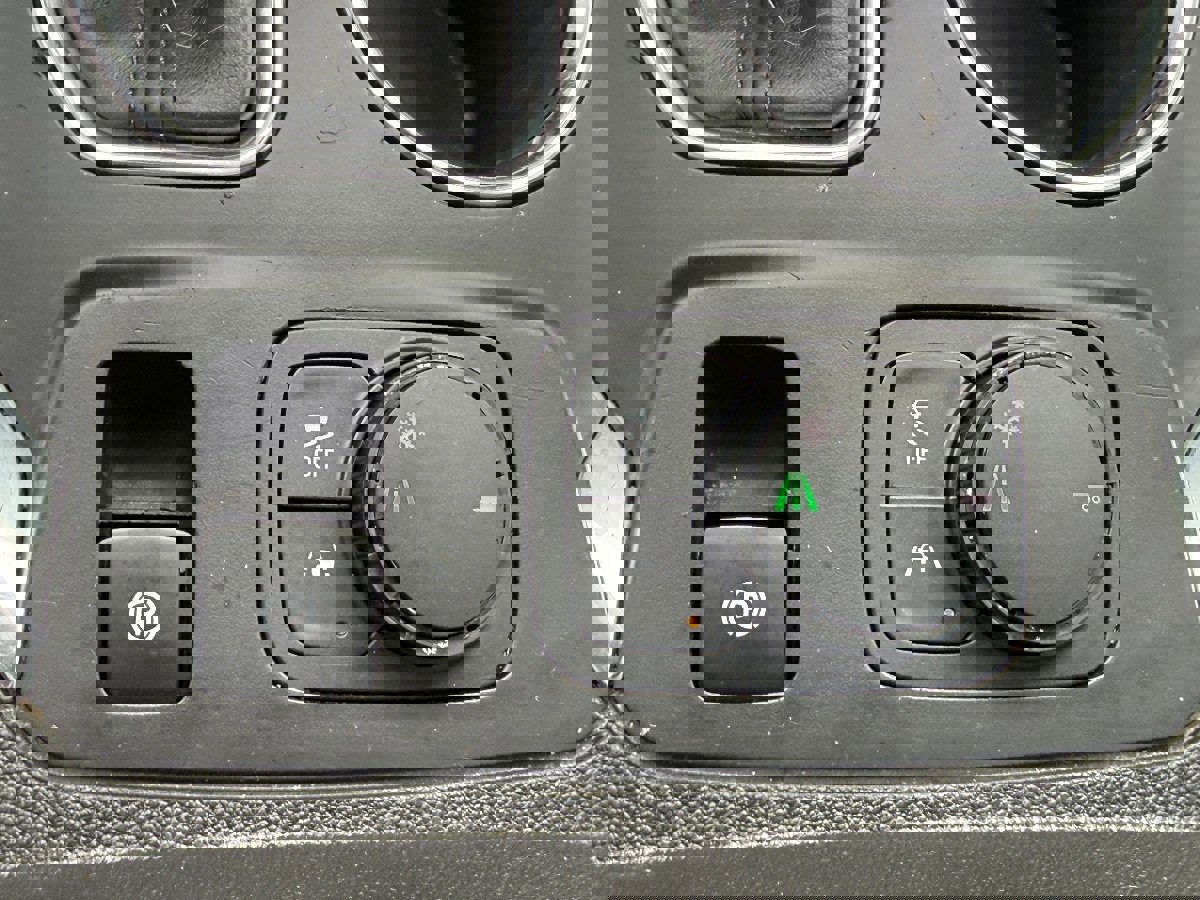 Used 2019 Chevrolet Traverse Premier w/ Redline Edition image 40