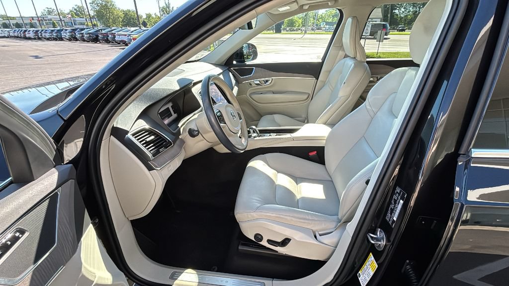 Certified 2023 Volvo XC90 B5 Plus w/ Protection Package Premier AWD/4WD image 24