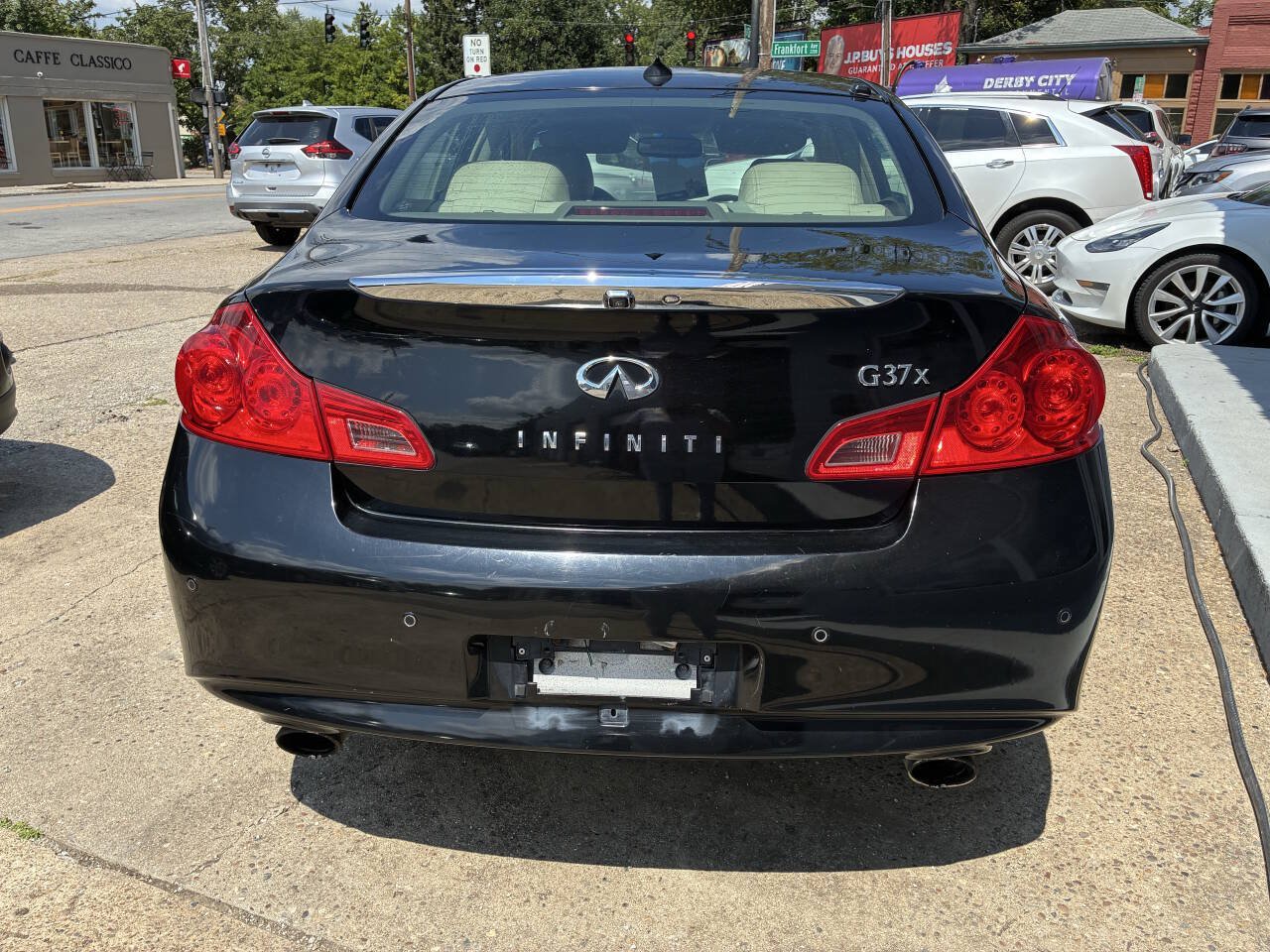 Used 2010 INFINITI G37 x Sedan w/ Premium Pkg AWD/4WD image 4