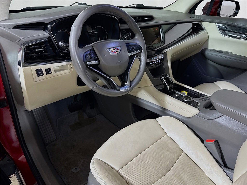 Used 2022 Cadillac XT6 Premium Luxury image 7