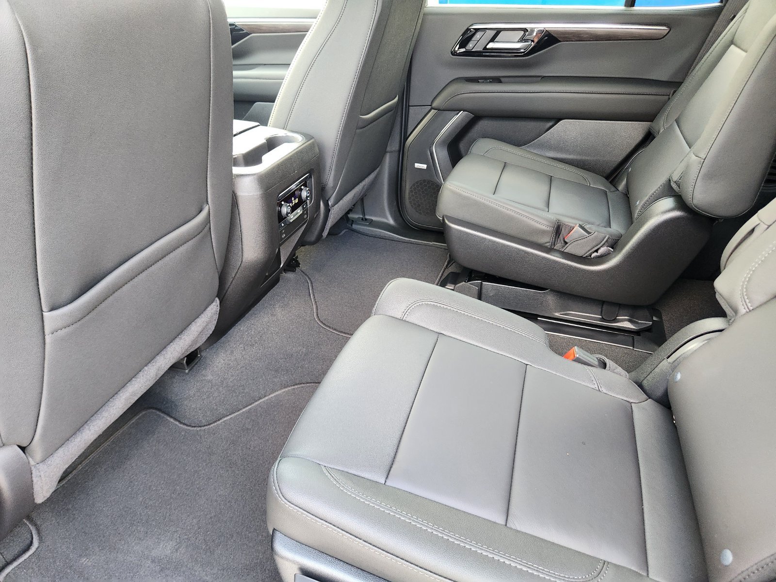 New 2027 Chevrolet Tahoe LT w/ Comfort Package RWD image 24