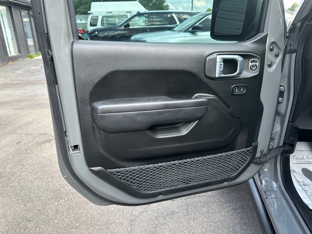 Used 2022 Jeep Gladiator Willys image 19