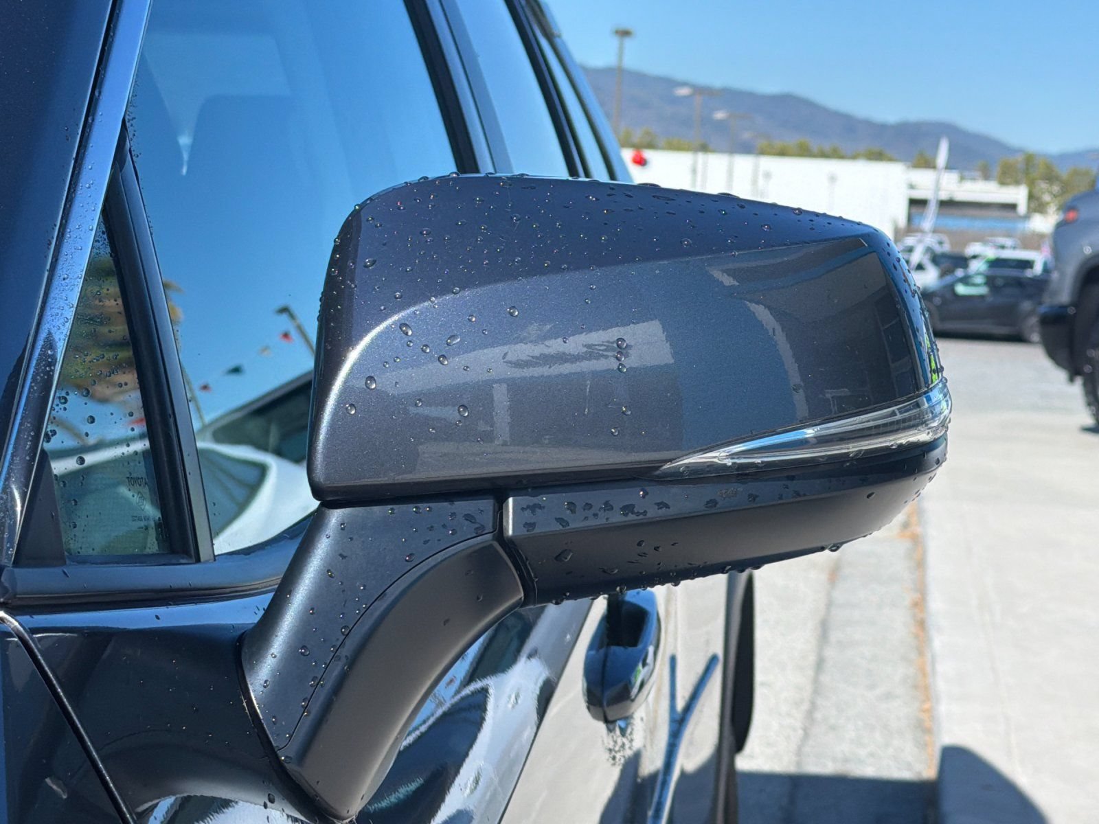 Used 2024 Toyota RAV4 LE AWD/4WD image 39