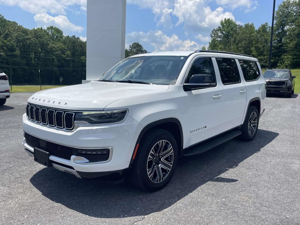 Used 2024 Jeep Wagoneer L Series II w/ Flexible Seating Group AWD/4WD image 5
