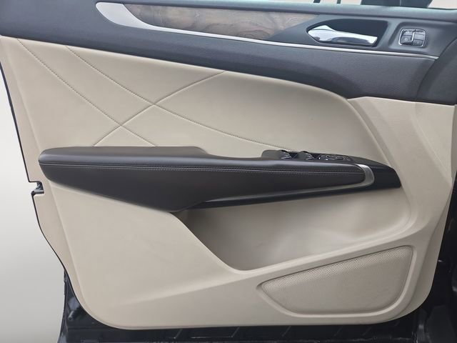 Used 2017 Lincoln MKC Reserve image 16