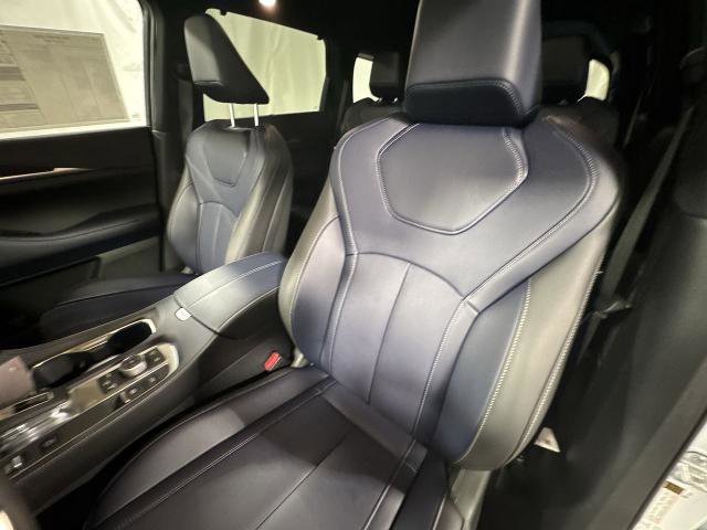 Certified 2026 INFINITI QX60 Sport w/ Dark Cargo Package AWD/4WD image 21