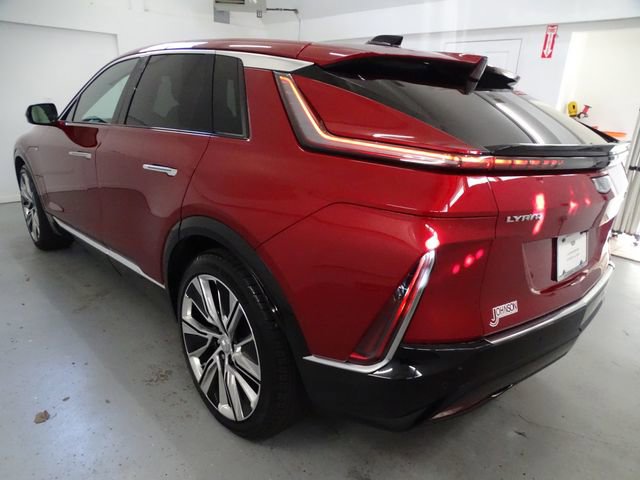 Used 2024 Cadillac Lyriq Luxury w/ LPO, Floor Liner Package image 18
