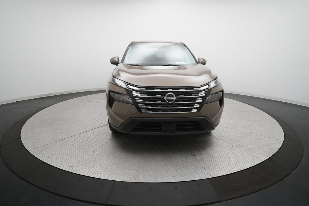 Certified 2025 Nissan Rogue SV image 11