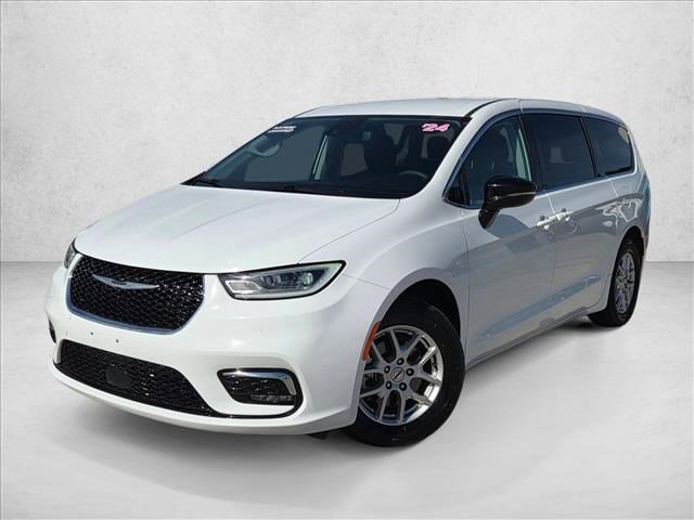 Used 2024 Chrysler Pacifica Touring-L