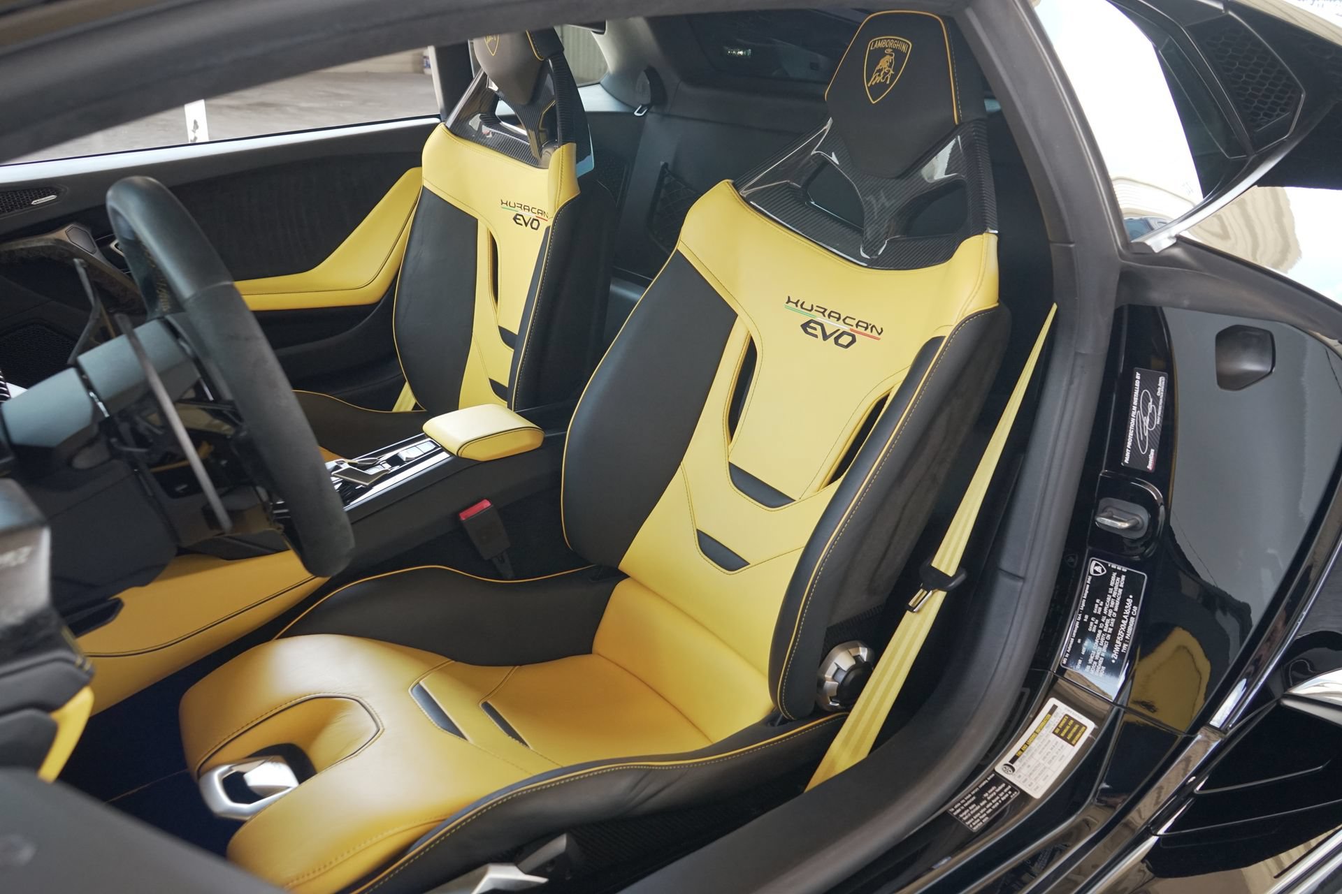 Used 2021 Lamborghini Huracan EVO RWD image 8