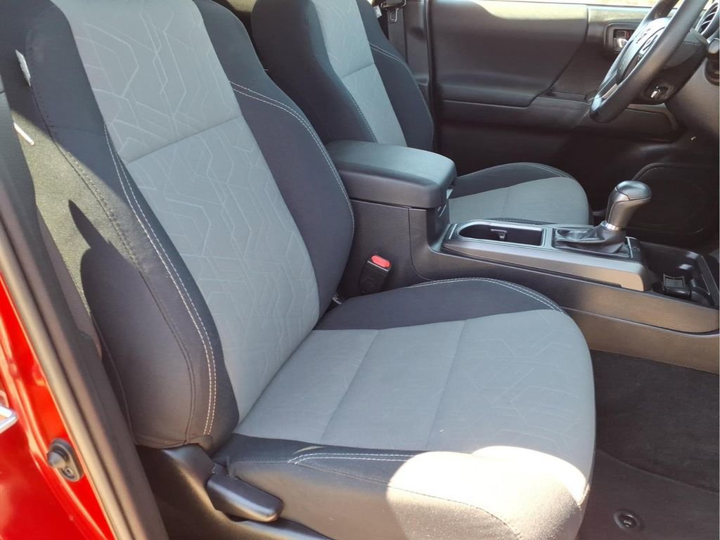 Used 2022 Toyota Tacoma TRD Off-Road w/ Technology Package image 14