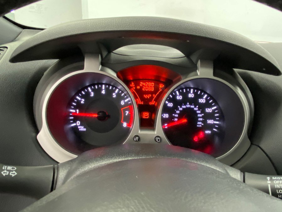 Used 2015 Nissan Juke SV w/ Technology Package image 32