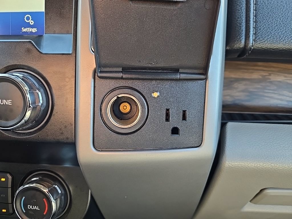 Used 2020 Ford F150 Lariat image 33