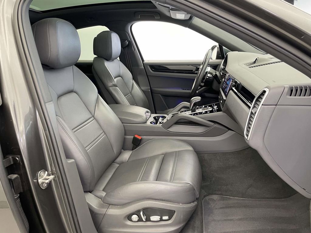Used 2021 Porsche Cayenne Coupe AWD/4WD image 23